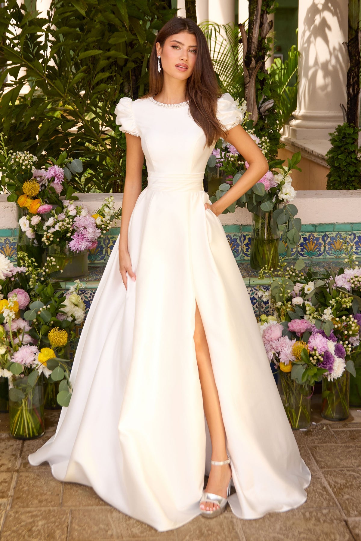 Ava Presley 43023 in White, front view | Lady Black Tie