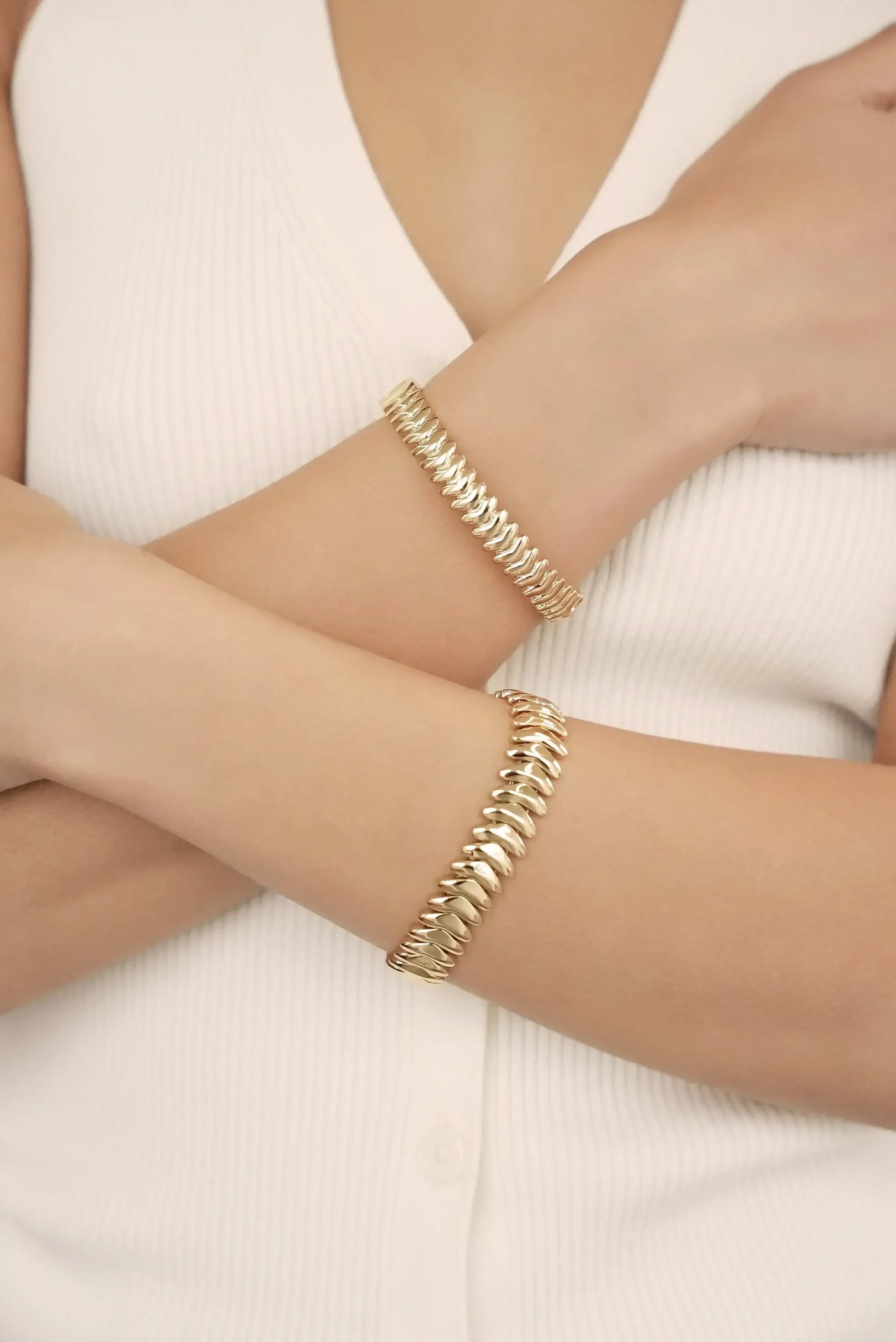 Metal Moderna Bangle Bracelet