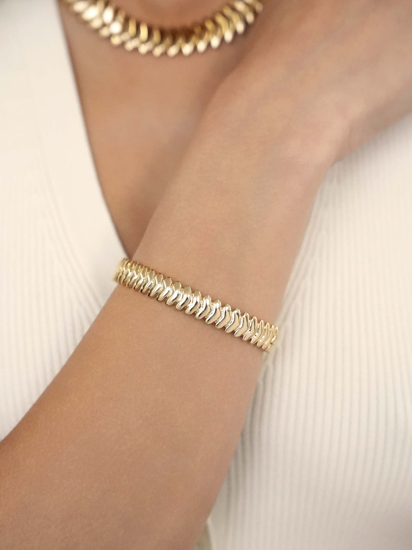 Metal Moderna Bangle Bracelet