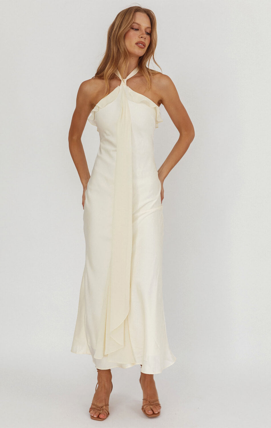 Lady Black Tie - Lumire Halter Maxi Dress - Butter Yellow - Size M Lady Black Tie - Lumire Halter Maxi Dress - Butter Yellow - Size M