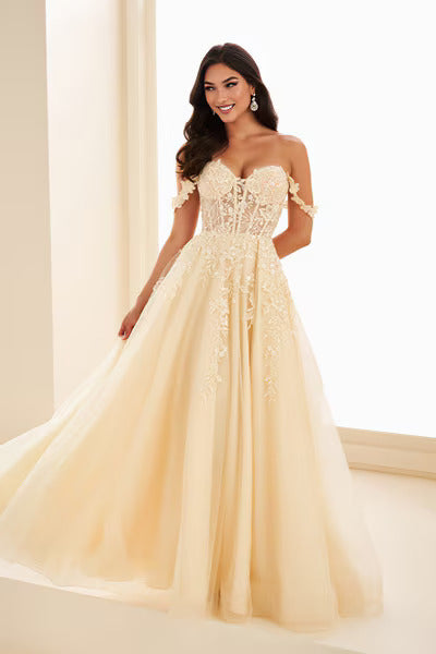 EW35101 - Ellie Wilde