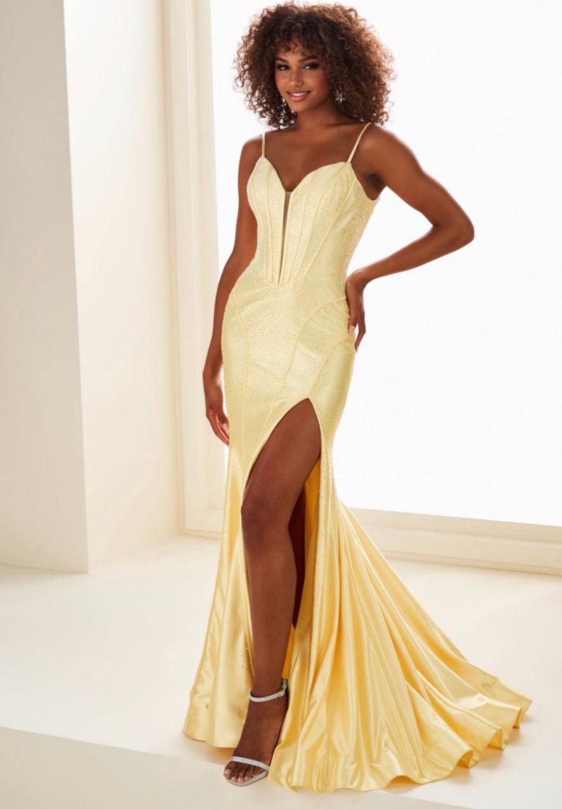 EW37069 - Ellie Wilde