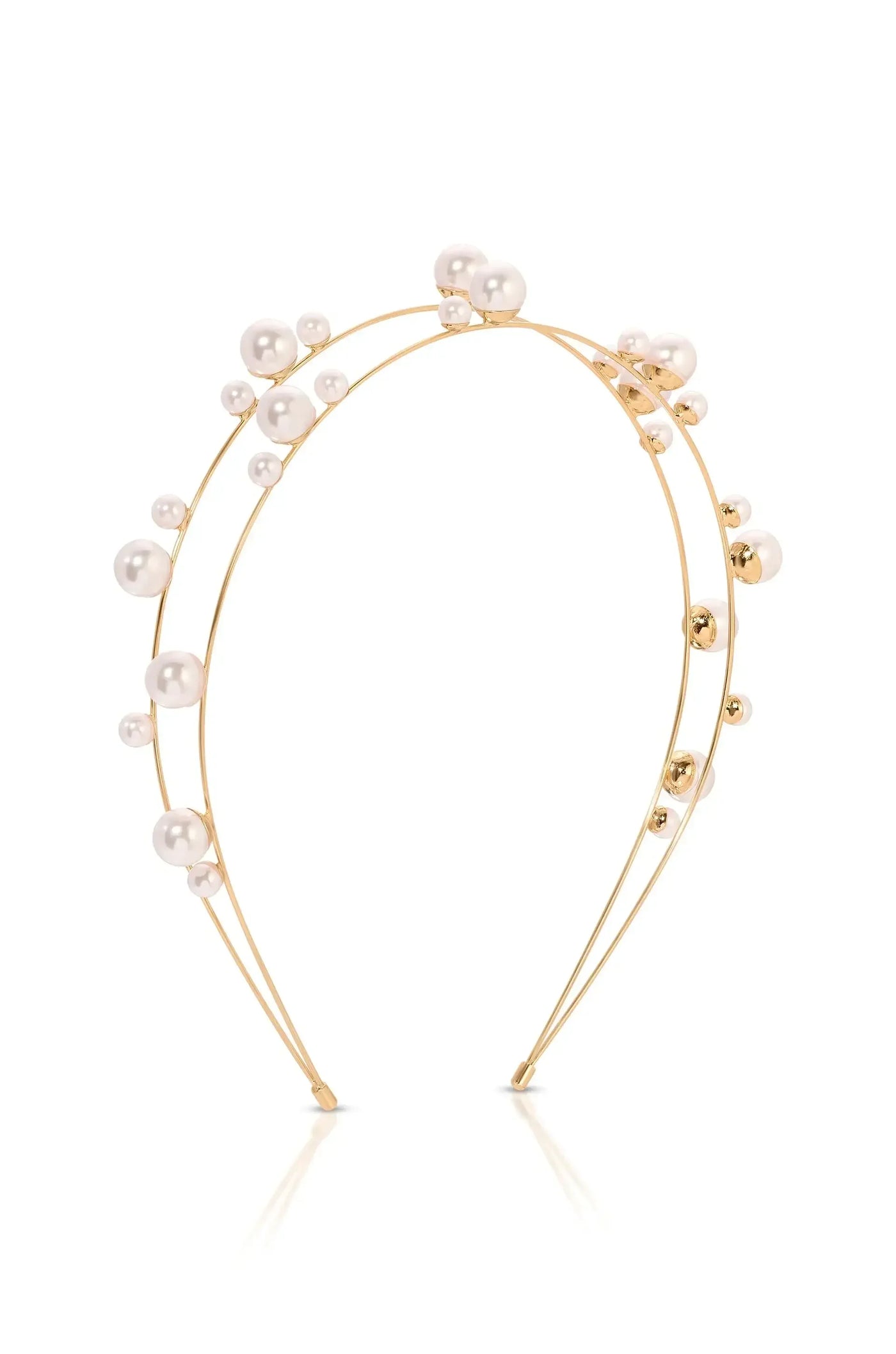 A delicate headband made of thin gold wires adorned with various sizes of white pearls and small golden spheres, elegant and suitable for formal occasions, set against a clean, white background.