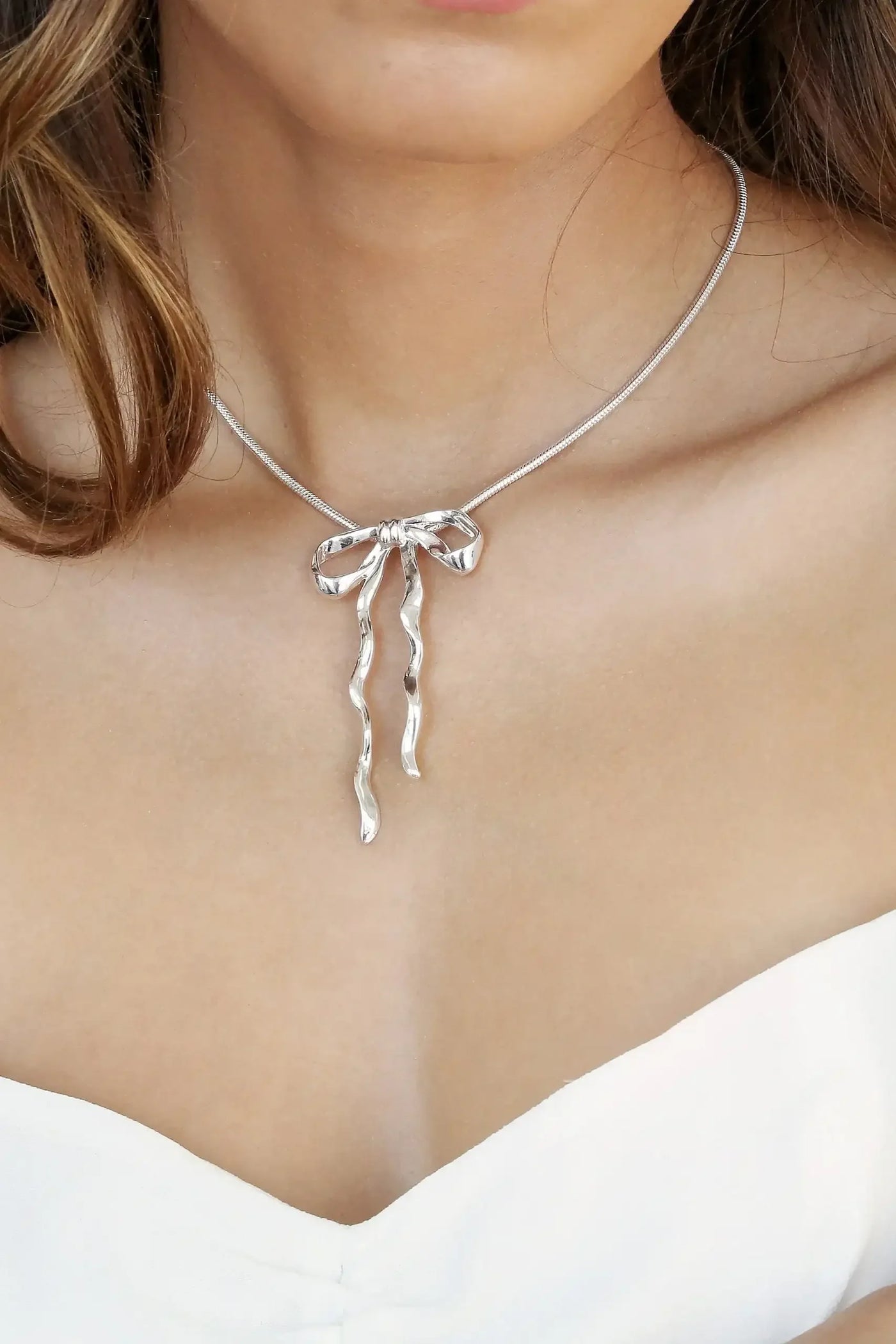 Bow Organica Pendant Necklace