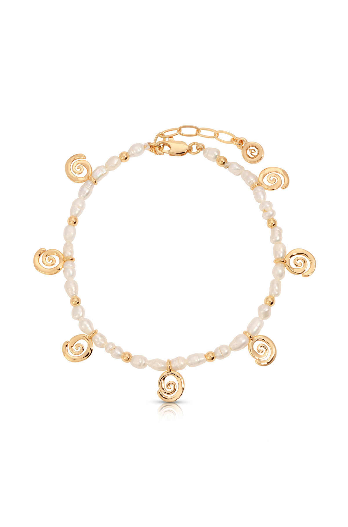 Aura Pearl Bracelet in Pearl with 18k Gold Plating, product view | Lady Black Tie