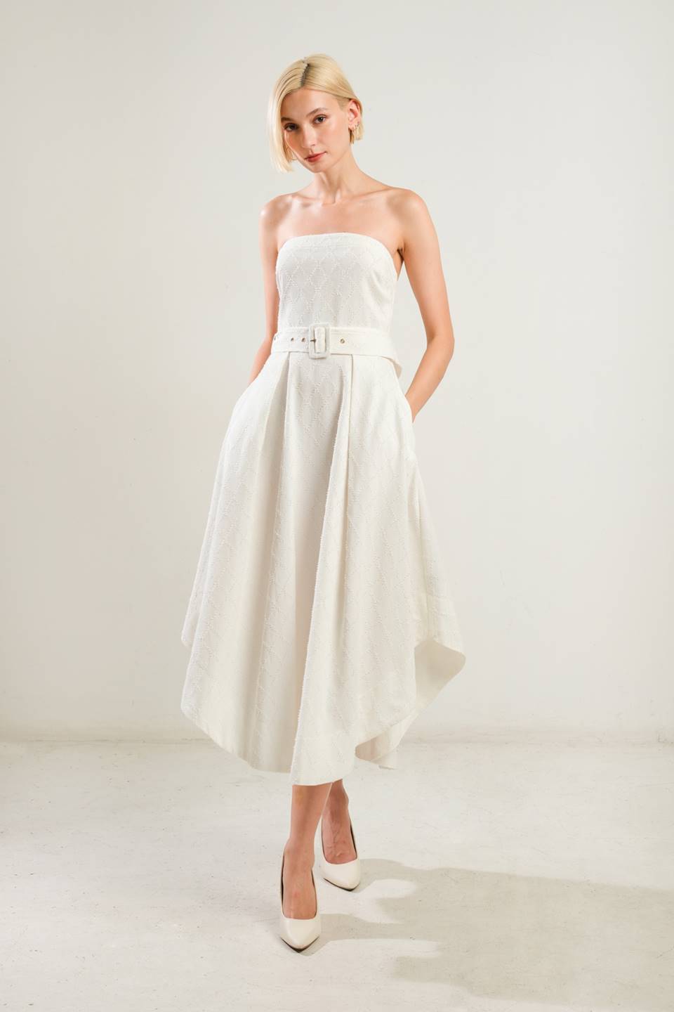 LIFE'S COMPASS - WHITE STRAPLESS MIDI DRESS