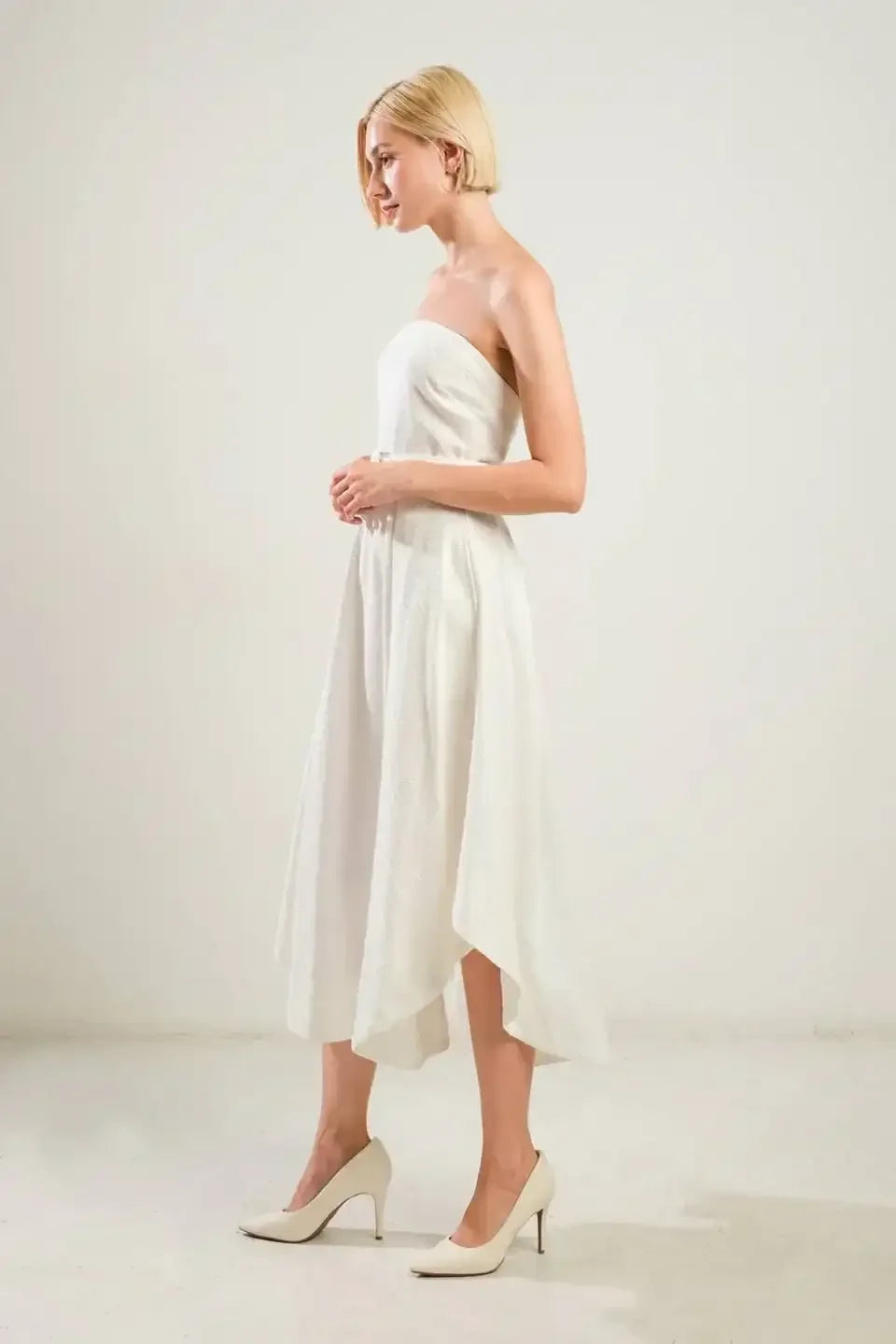 LIFE'S COMPASS - WHITE STRAPLESS MIDI DRESS