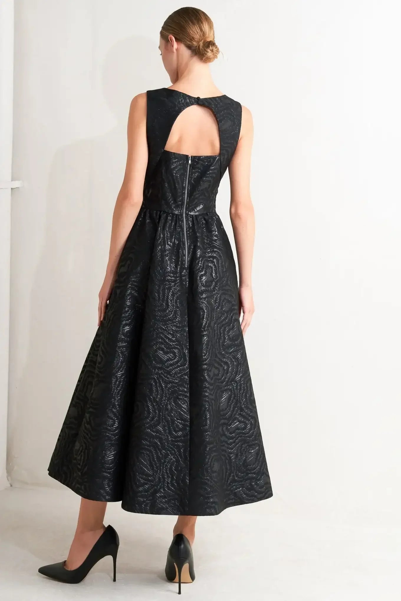 TEXTURED BLACK MIDI DRESS WITH OPEN BACK