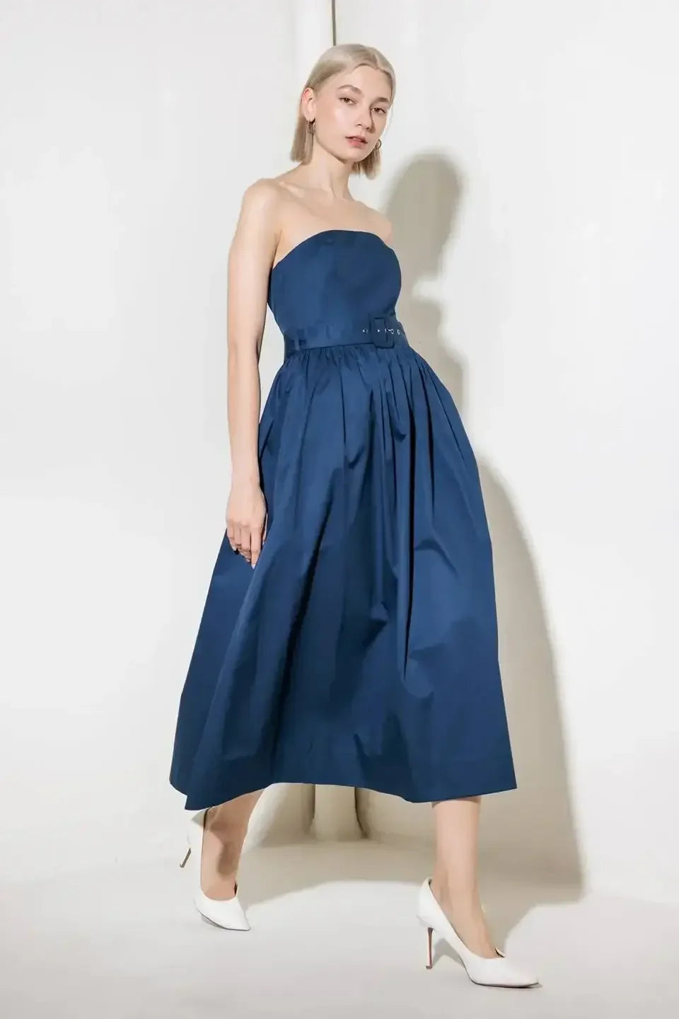 ENDLESSLY CHARMING STRAPLESS NAVY MIDI DRESS