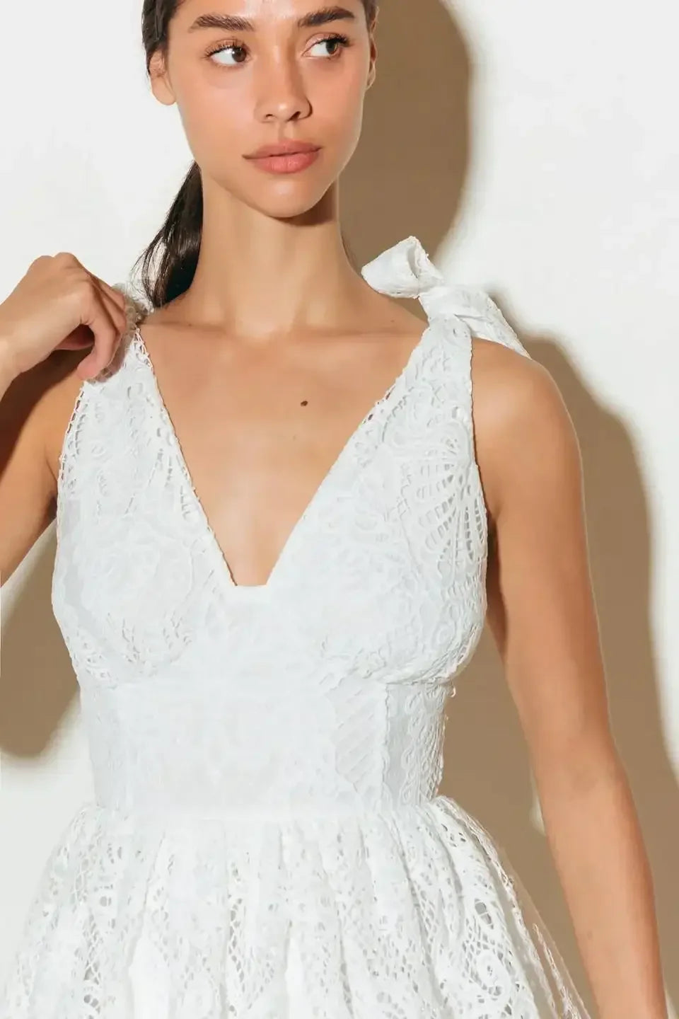 LILY LACE MINI DRESS - WHITE