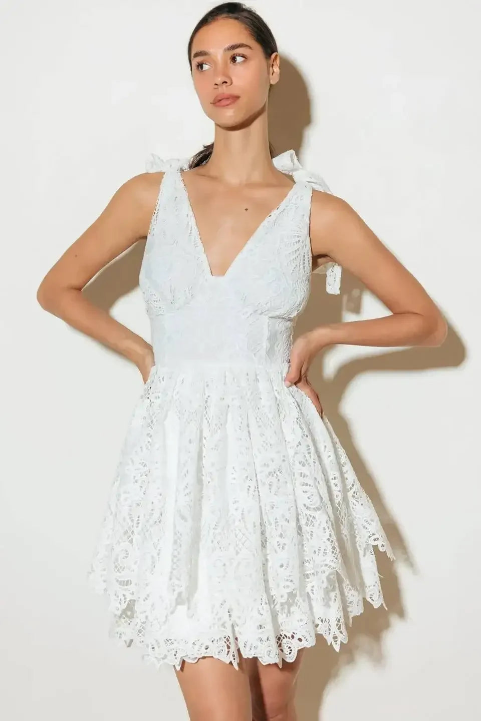 LILY LACE MINI DRESS - WHITE
