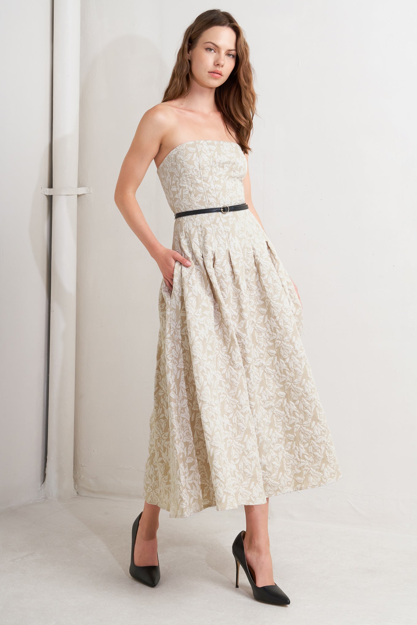 TEXTURED LEAF IVORY STRAPLESS MIDI DRESS