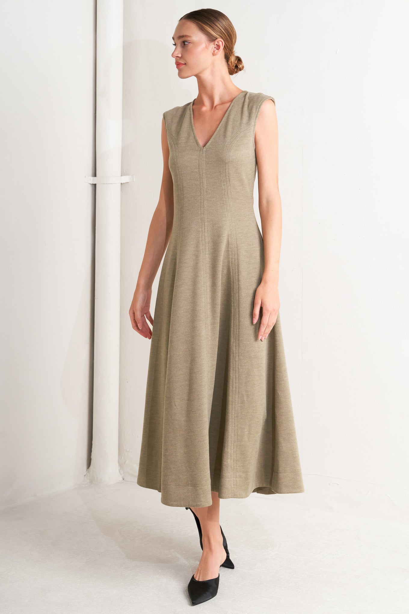 SOPHISTICATED SIMPLICITY MOCHA KNIT MIDI DRESS