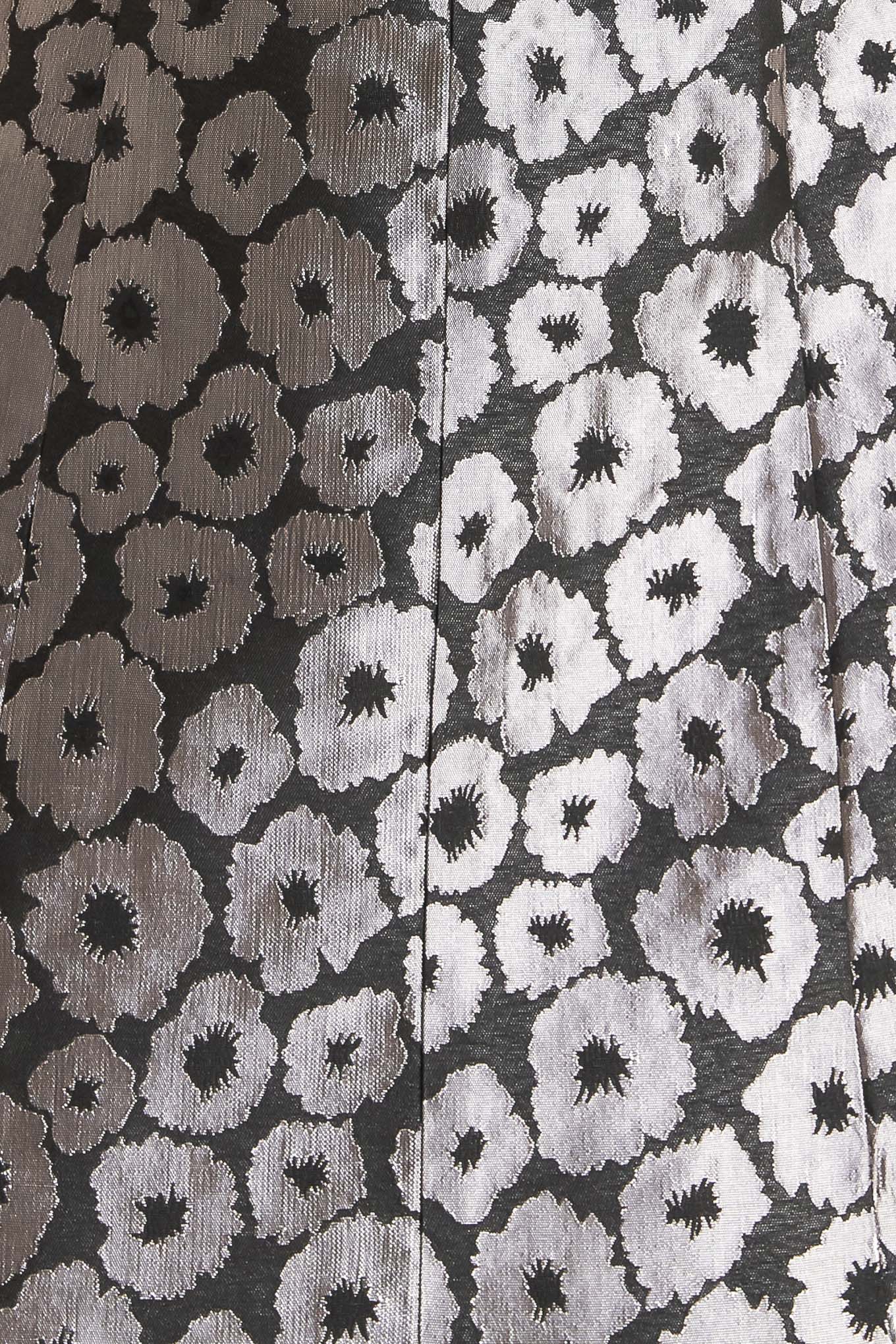 Strapless dress with a floral pattern