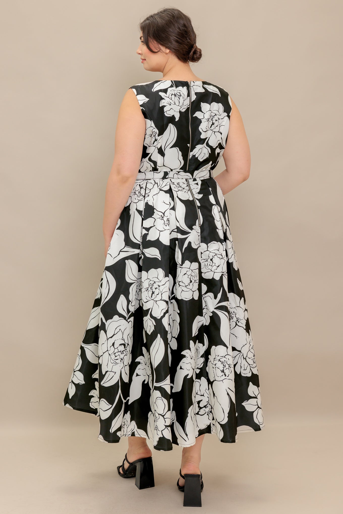 SILENT HEART BLACK FLORAL MIDI DRESS