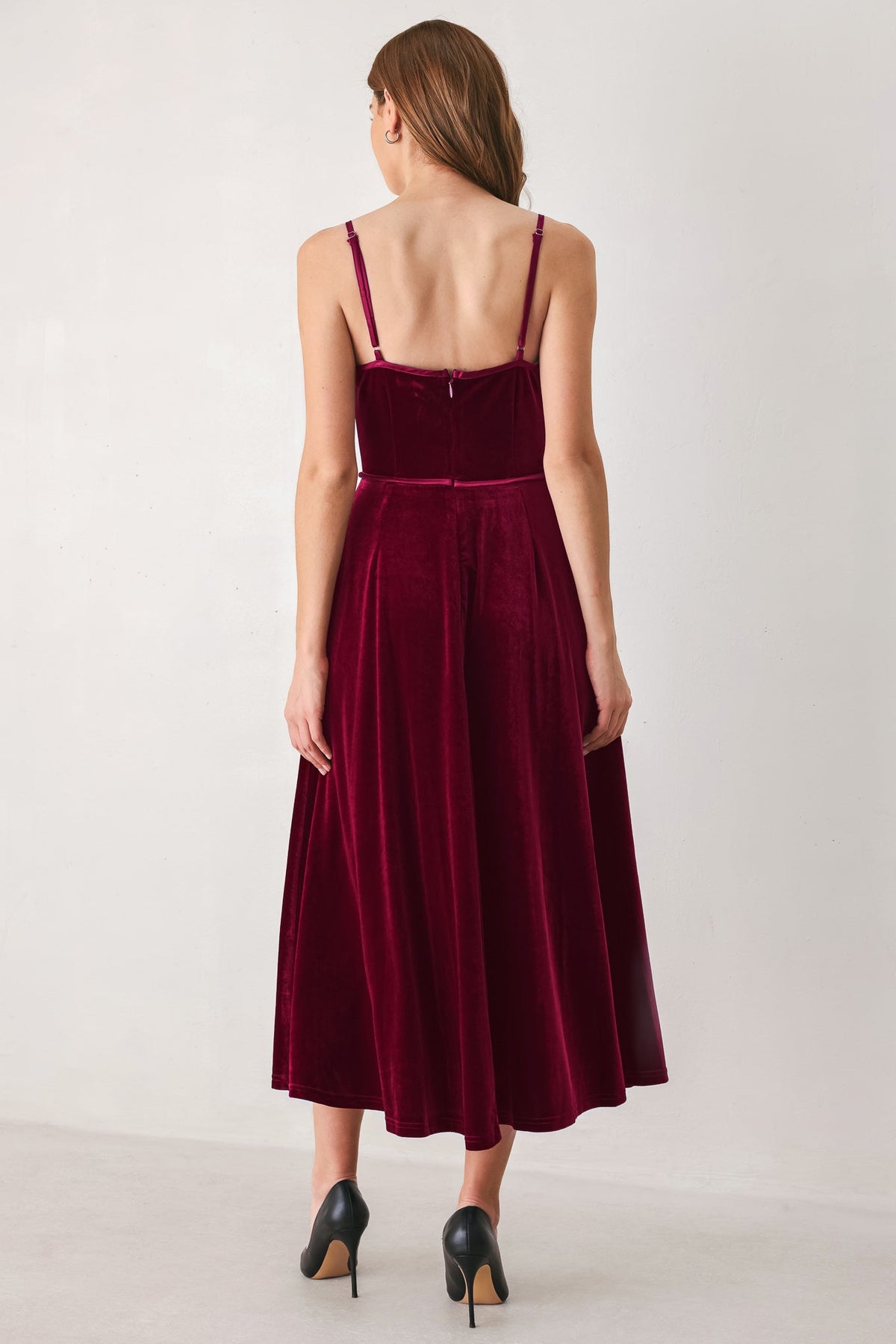 BURGUNDY VELVET SWEETHEART KEYHOLE MIDI DRESS