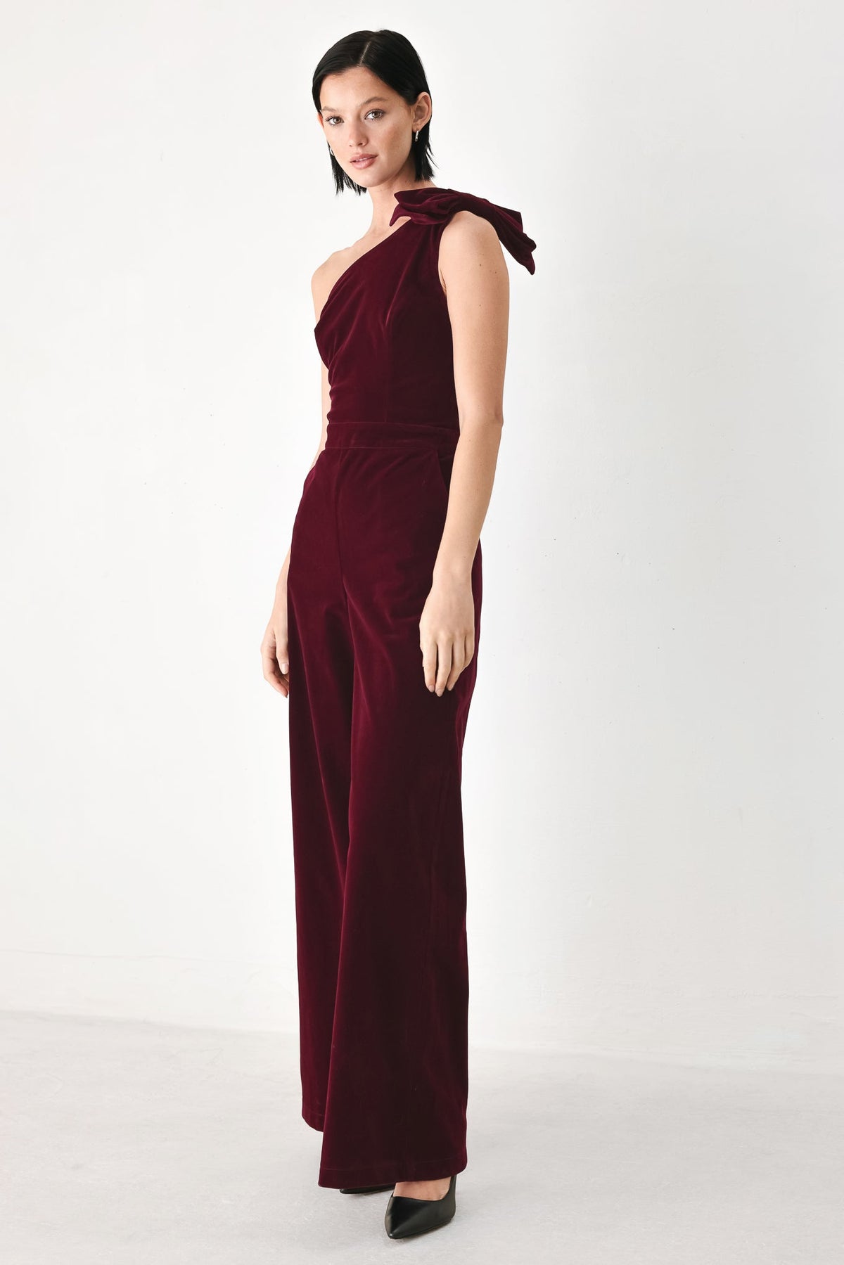 BERRY AFTER DARK - VELVET ONE-SHOULDER JUMPSUIT | Lady Black Tie