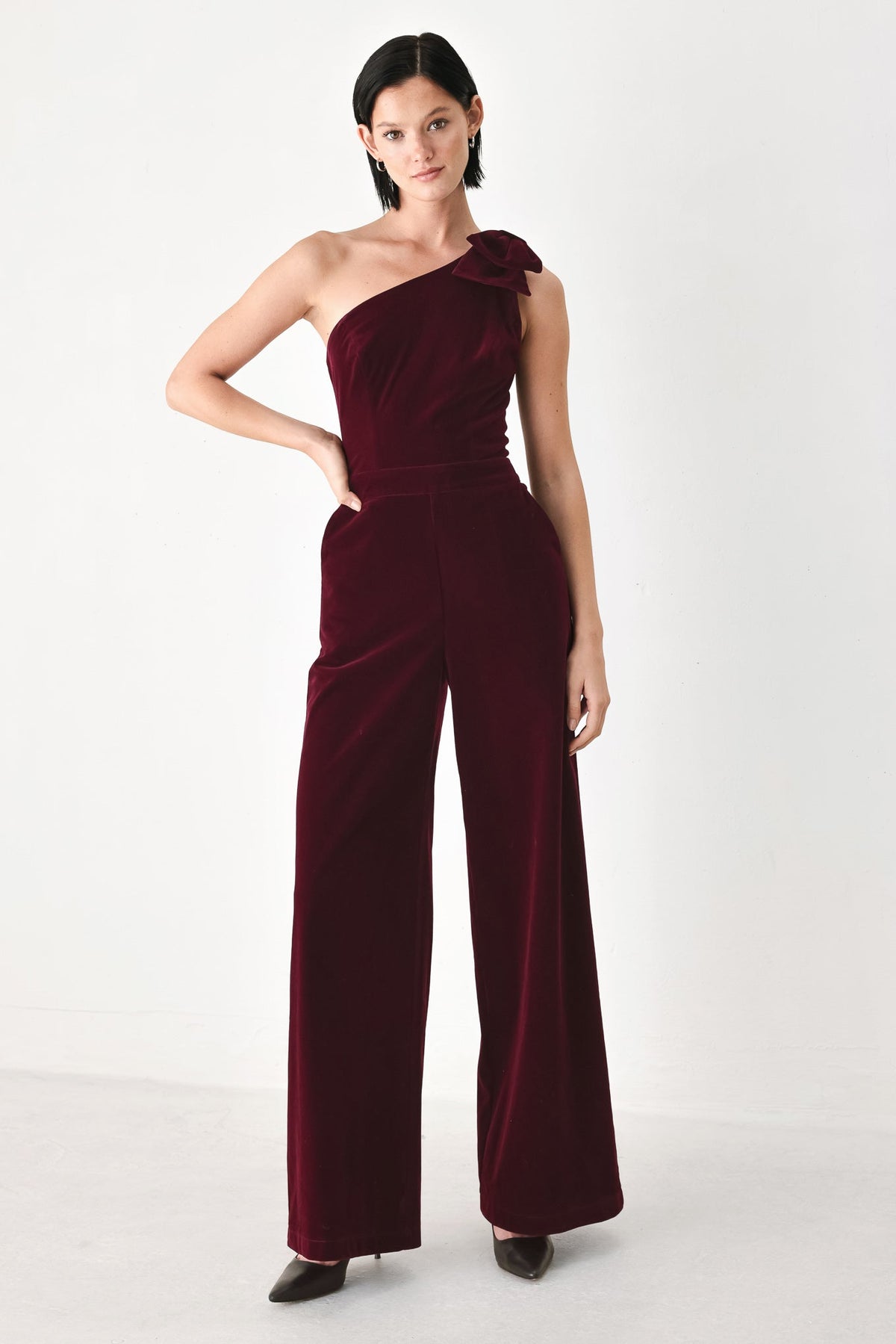 BERRY AFTER DARK - VELVET ONE-SHOULDER JUMPSUIT | Lady Black Tie