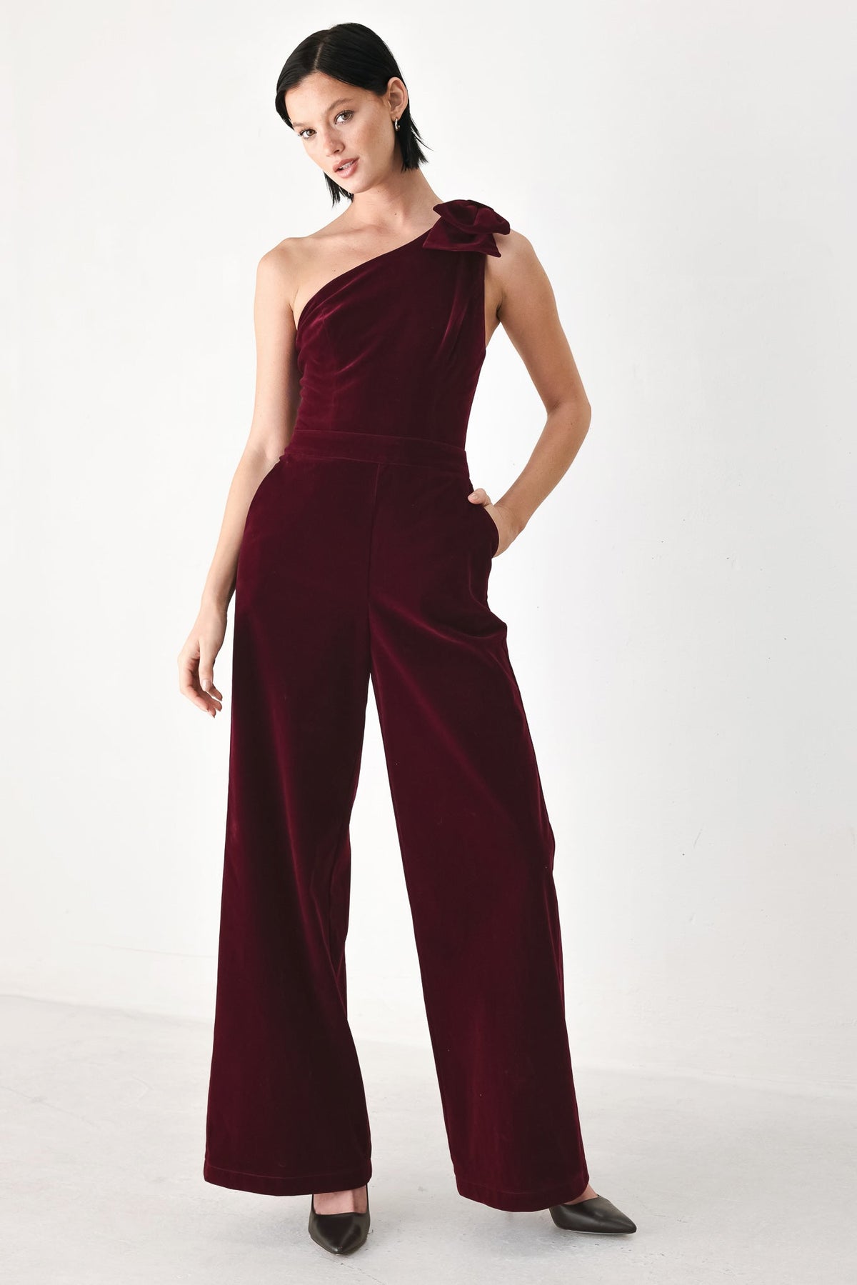 BERRY AFTER DARK - VELVET ONE-SHOULDER JUMPSUIT | Lady Black Tie