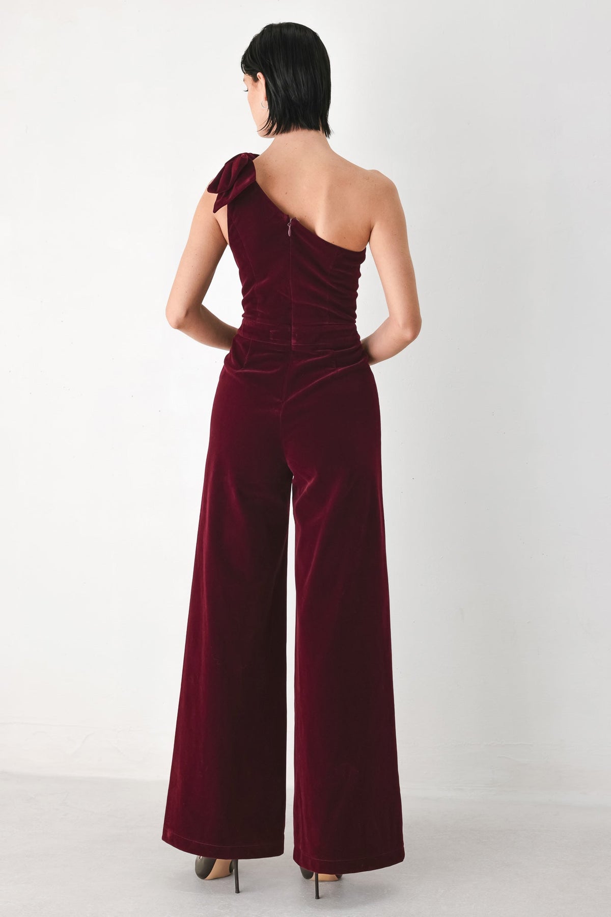 BERRY AFTER DARK - VELVET ONE-SHOULDER JUMPSUIT | Lady Black Tie