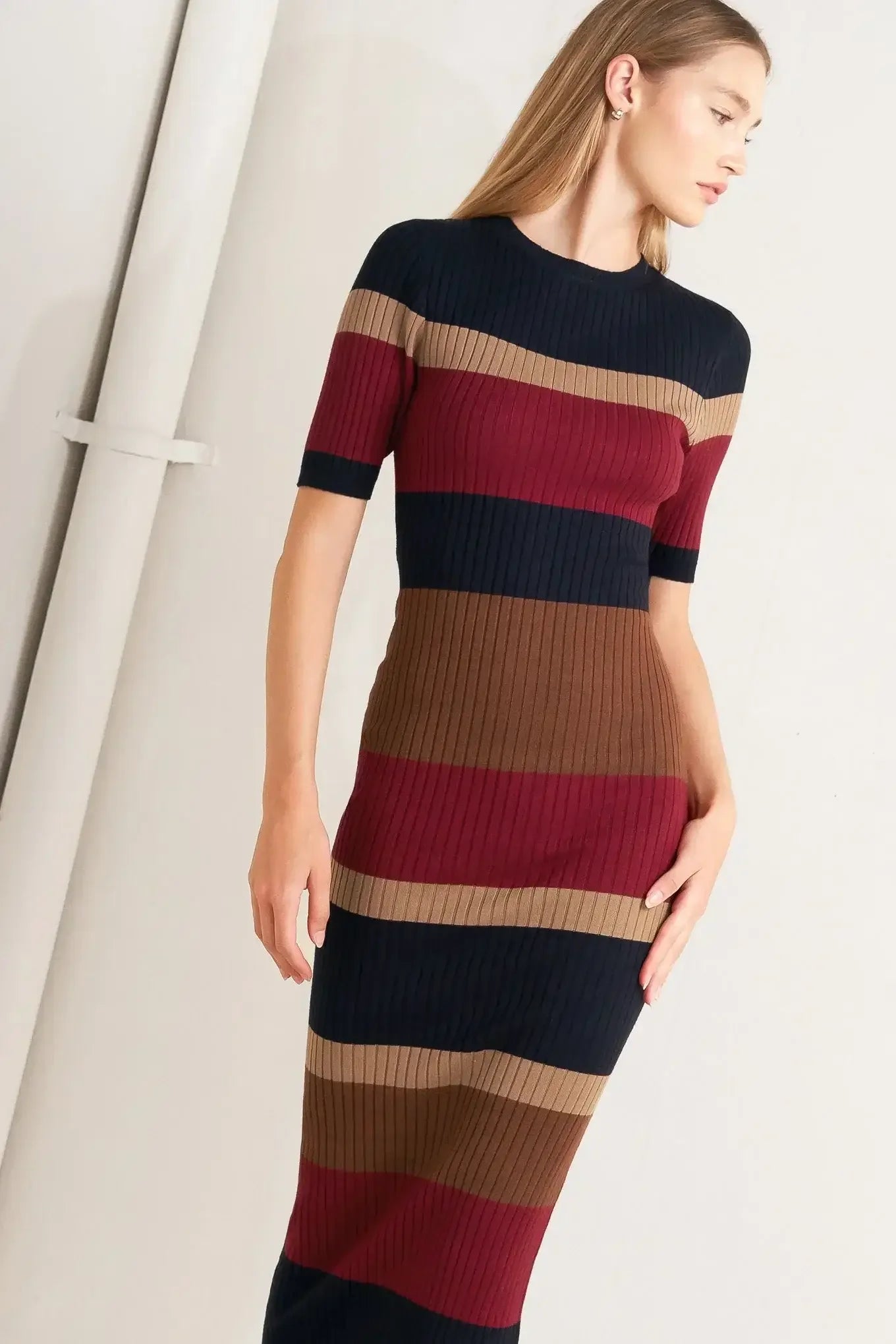 BLACK & BURGUNDY COLOR BLOCKED MIDI SWEATER DRESS