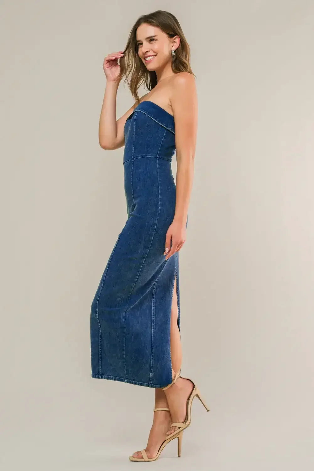 BLUE CRUSH STRAPLESS BODYCON DENIM MIDI DRESS