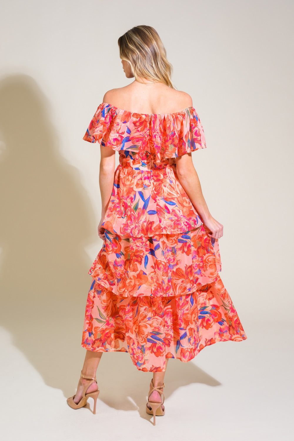 STROLL THE AVENUES MIDI DRESS - PEACH