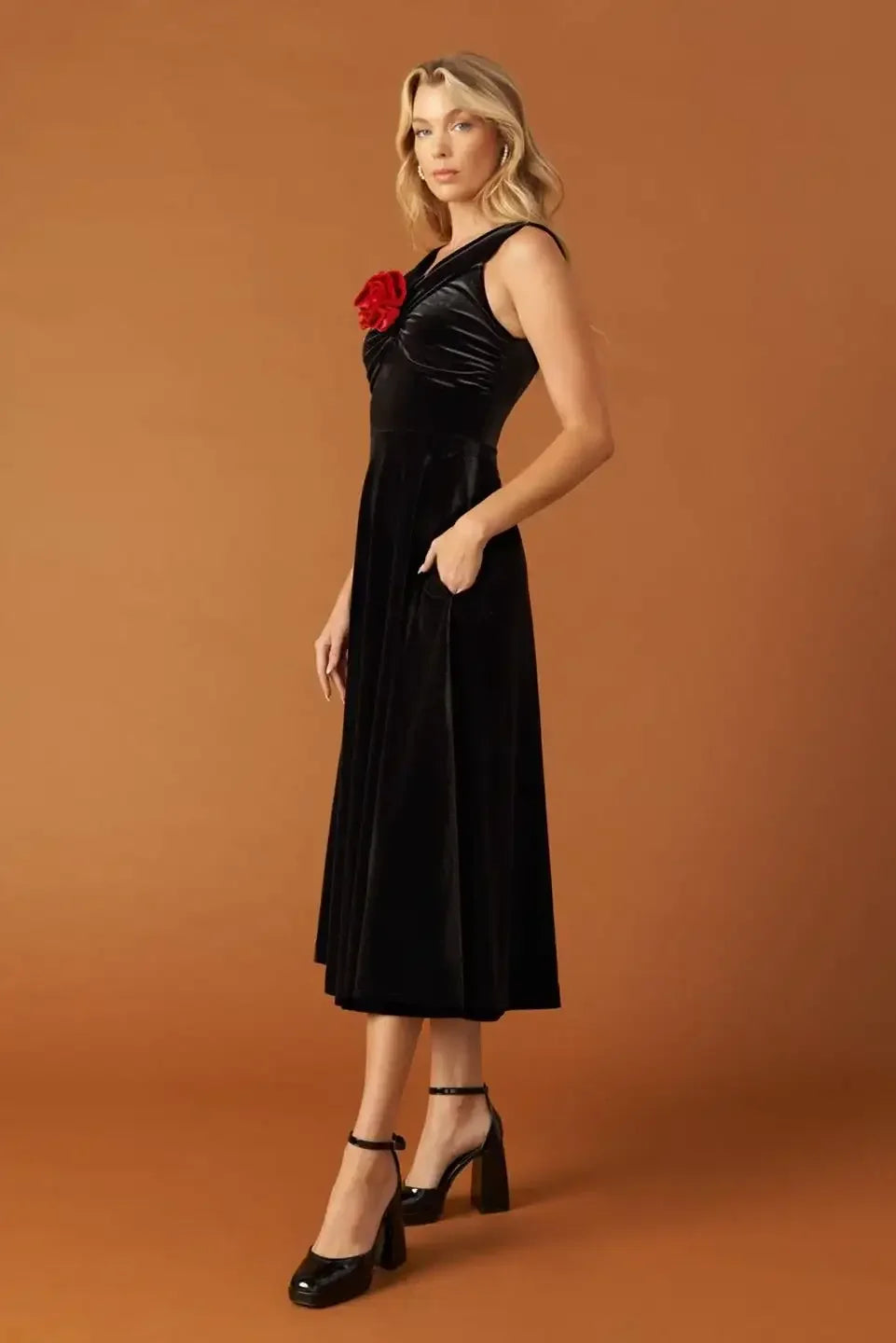 BE THERE FOR YOU VELVET MIDI DRESS