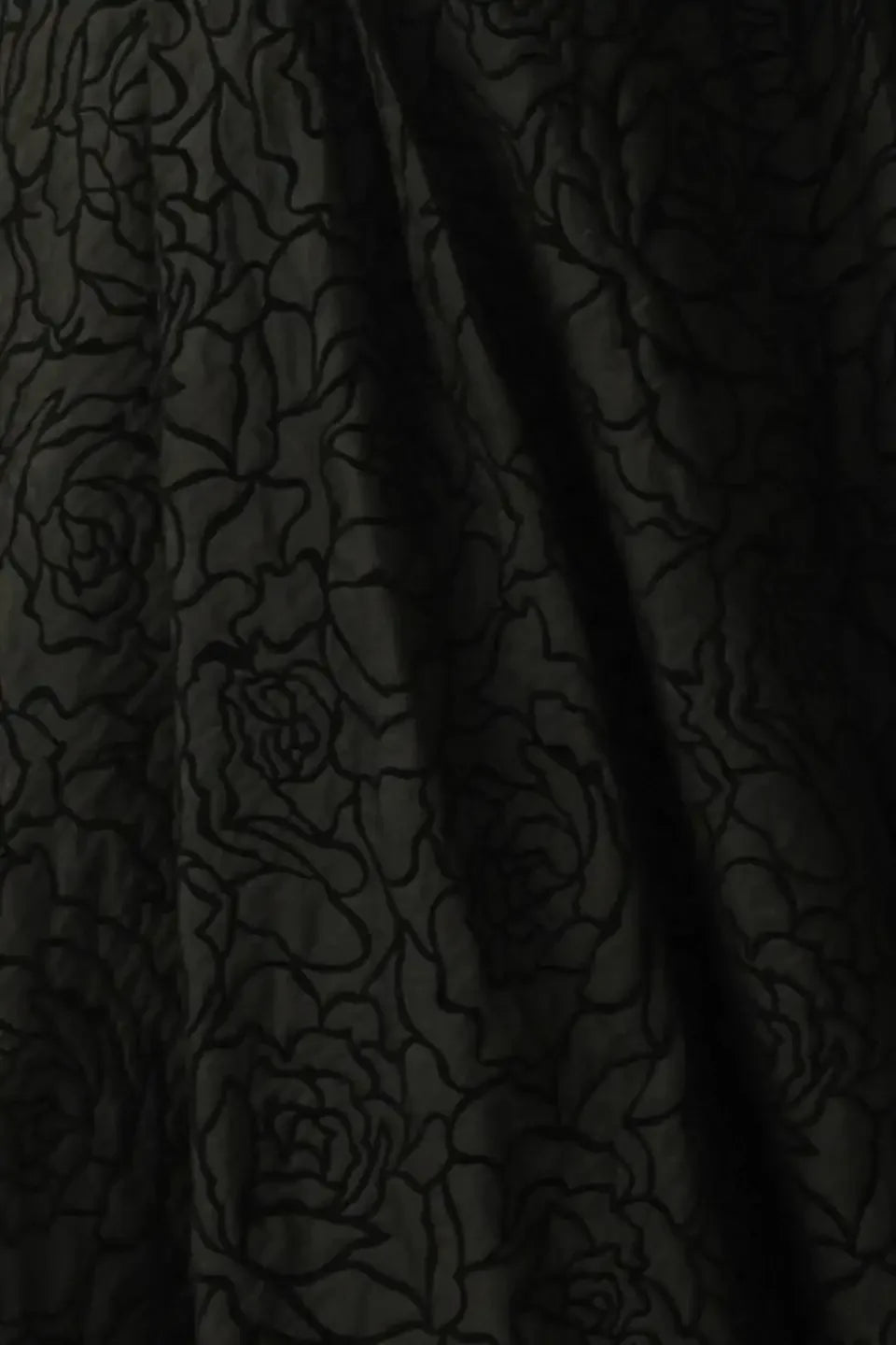 TEXTURED FLORAL STRAPLESS BLACK MAXI DRESS