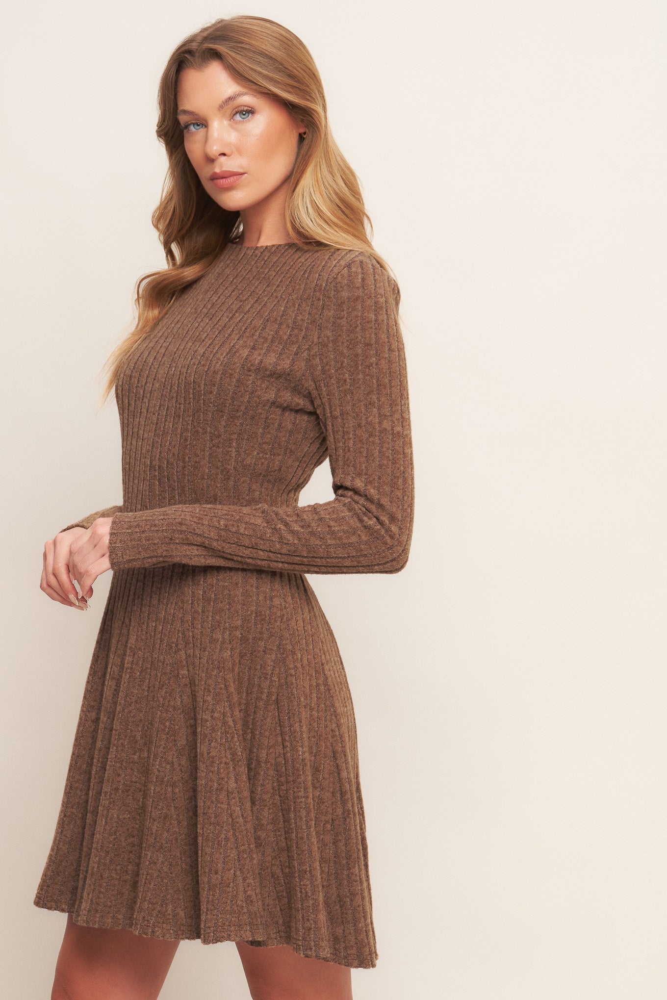 AUTUMN COFFEE DATE - BROWN KNIT MINI DRESS