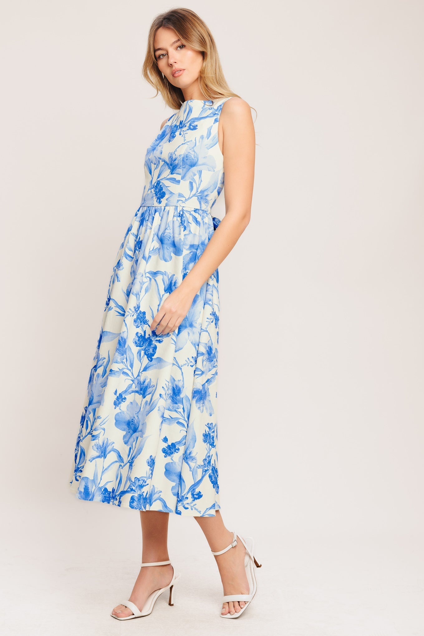 PORCELAIN BLUE FLORAL MIDI DRESS