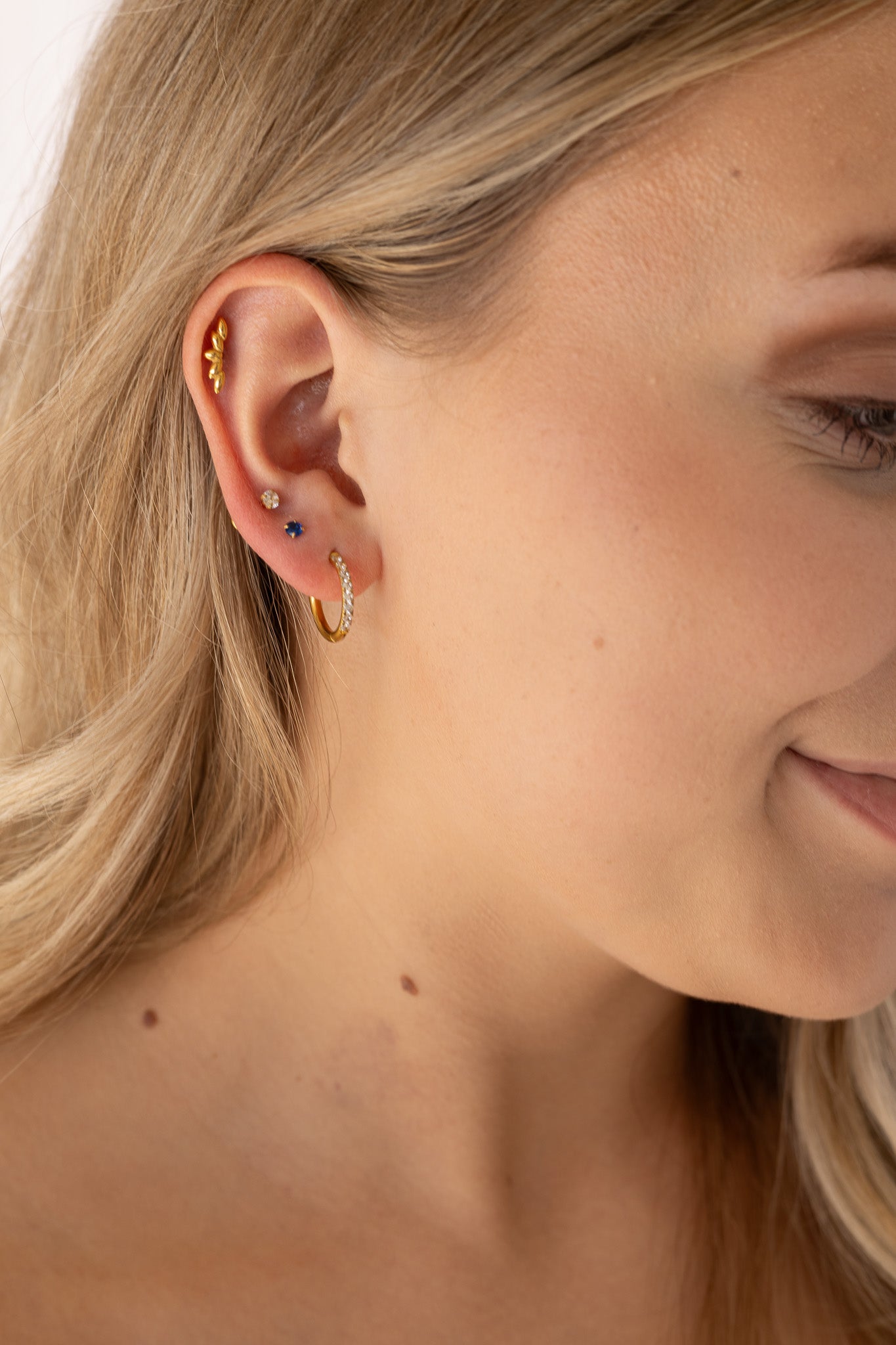 Crystal Flat Back Stud Earring in Blue