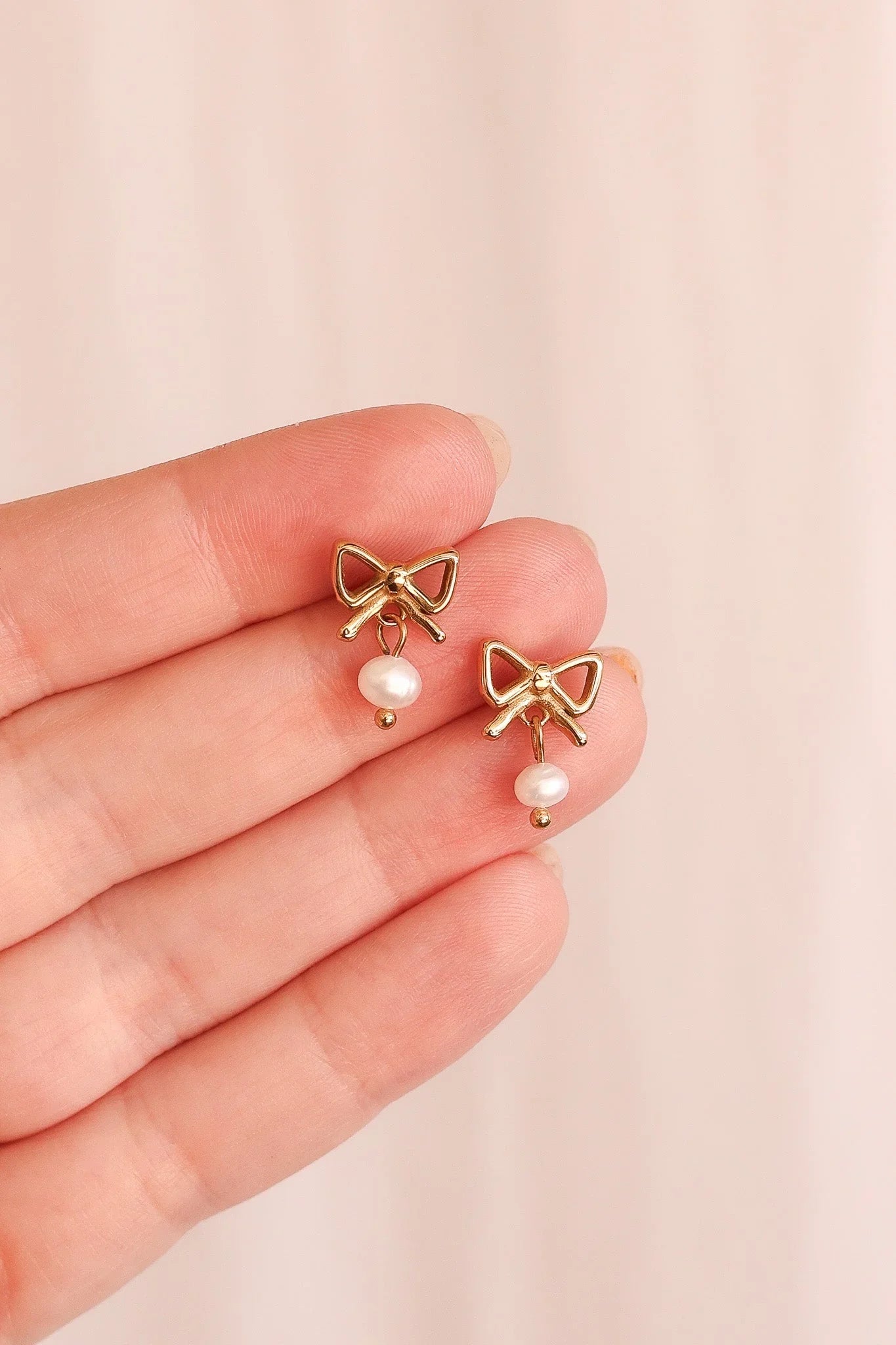Jane Bow & Pearl Drop Earring