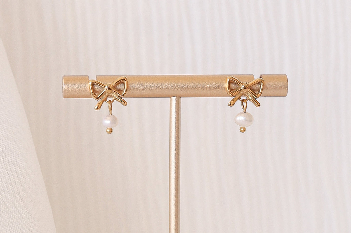 Jane Bow & Pearl Drop Earring