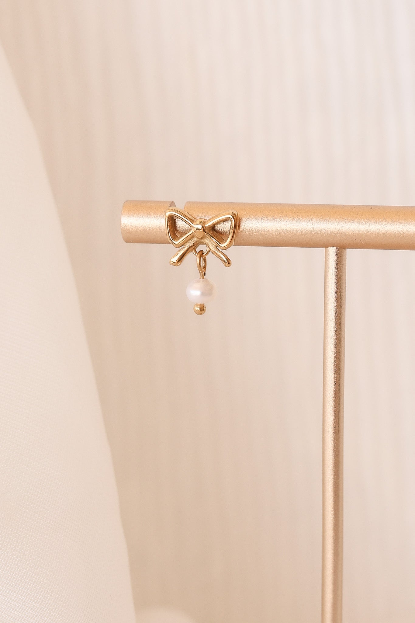 Jane Bow & Pearl Drop Earring