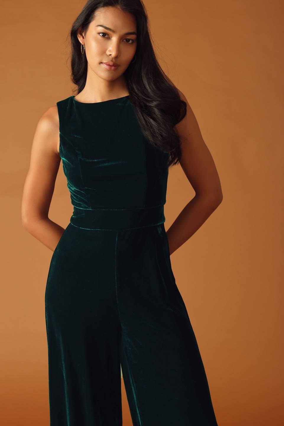 Sleeveless Wide Leg Velvet Jumpsuit in Green, close-up of bodice | Lady Black Tie