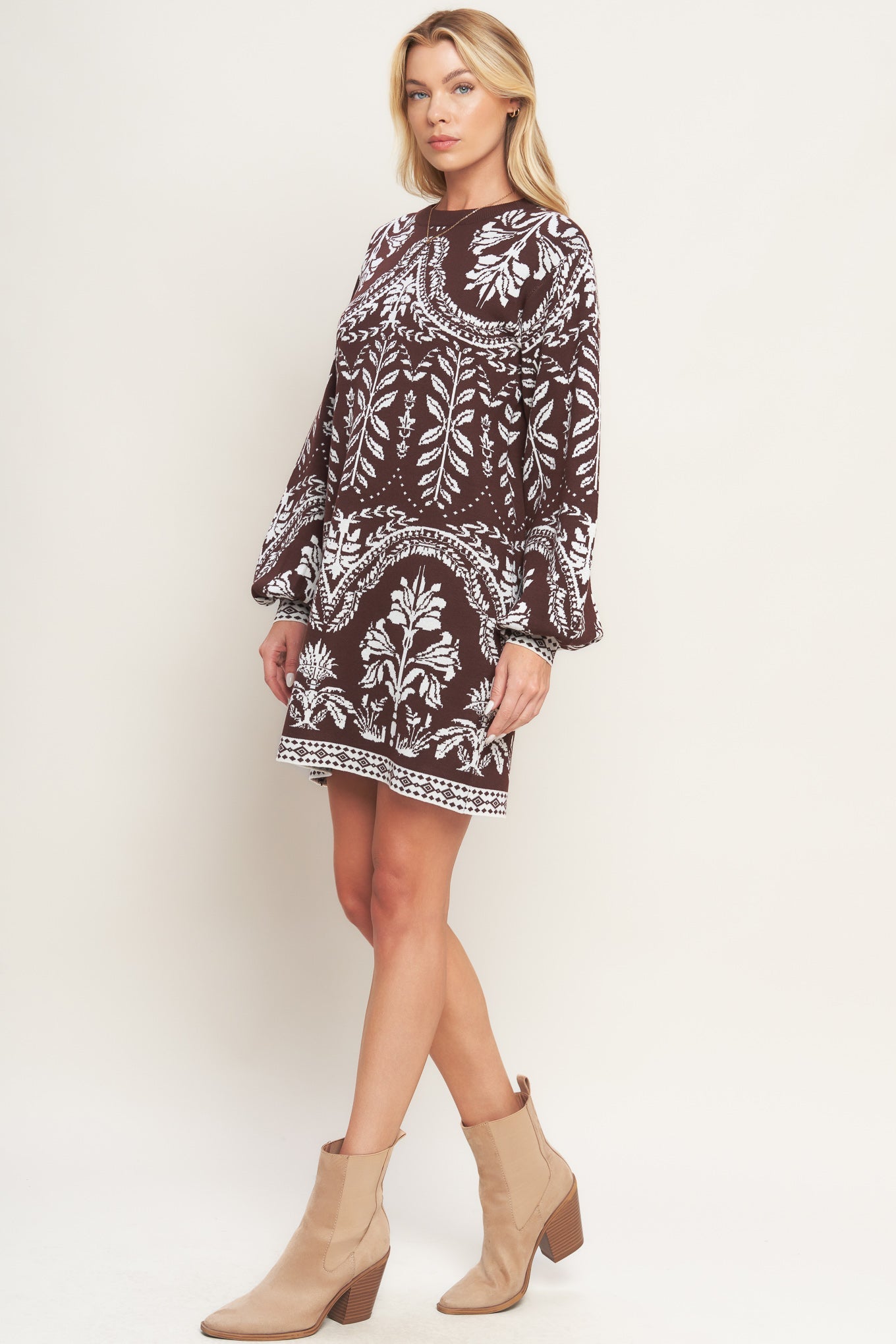 Patterned dress with beige boots