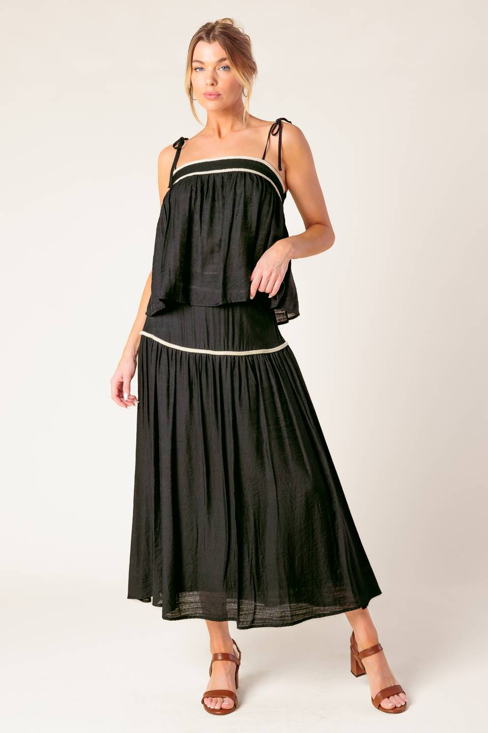 DIVIDE AND CONTOUR TOP & SKIRT SET - BLACK