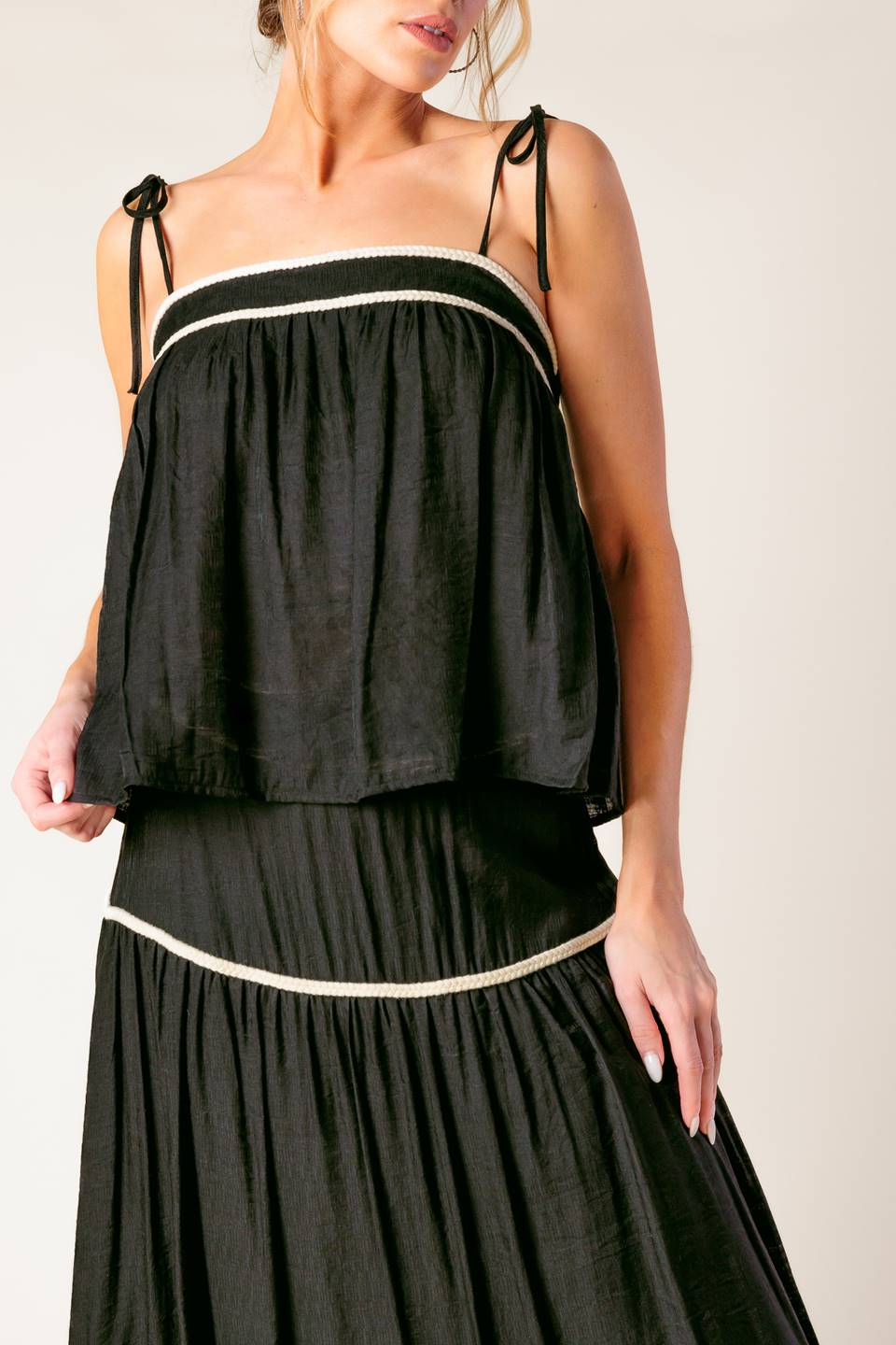 DIVIDE AND CONTOUR TOP & SKIRT SET - BLACK