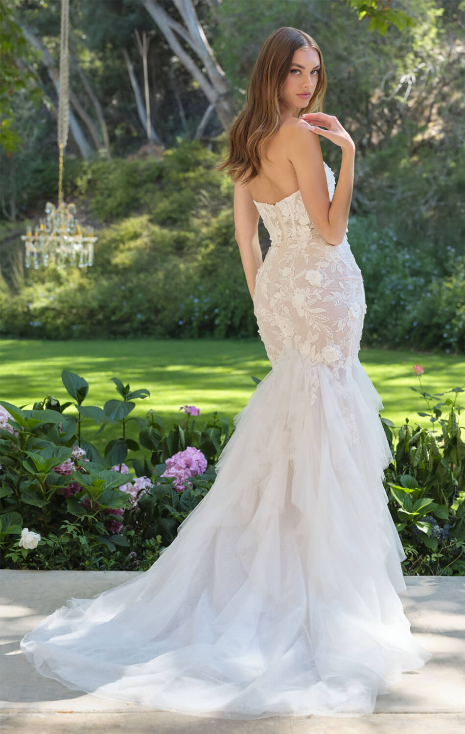 WL062 - STRAPLESS WEDDING GOWN - Andrea & Leo