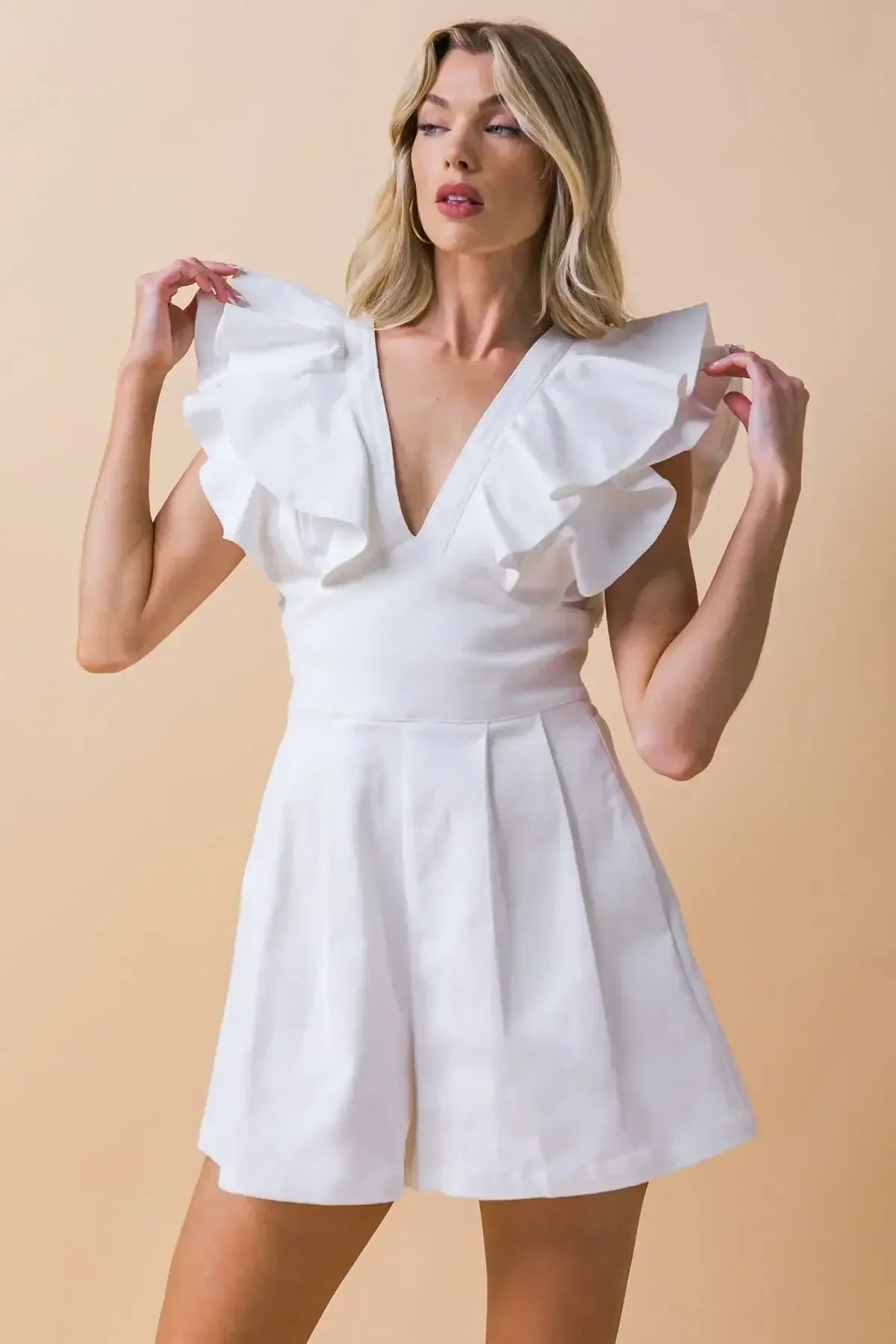 CHILL MOMENT - WHITE RUFFLED ROMPER