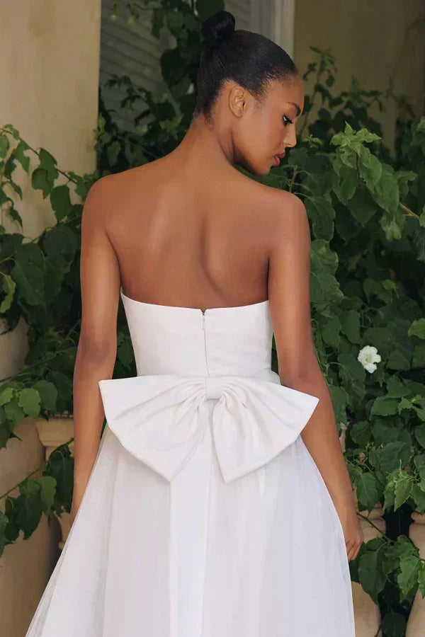 The Art of Simplicity: White Bridesmaid Dresses That Whisper Elegance