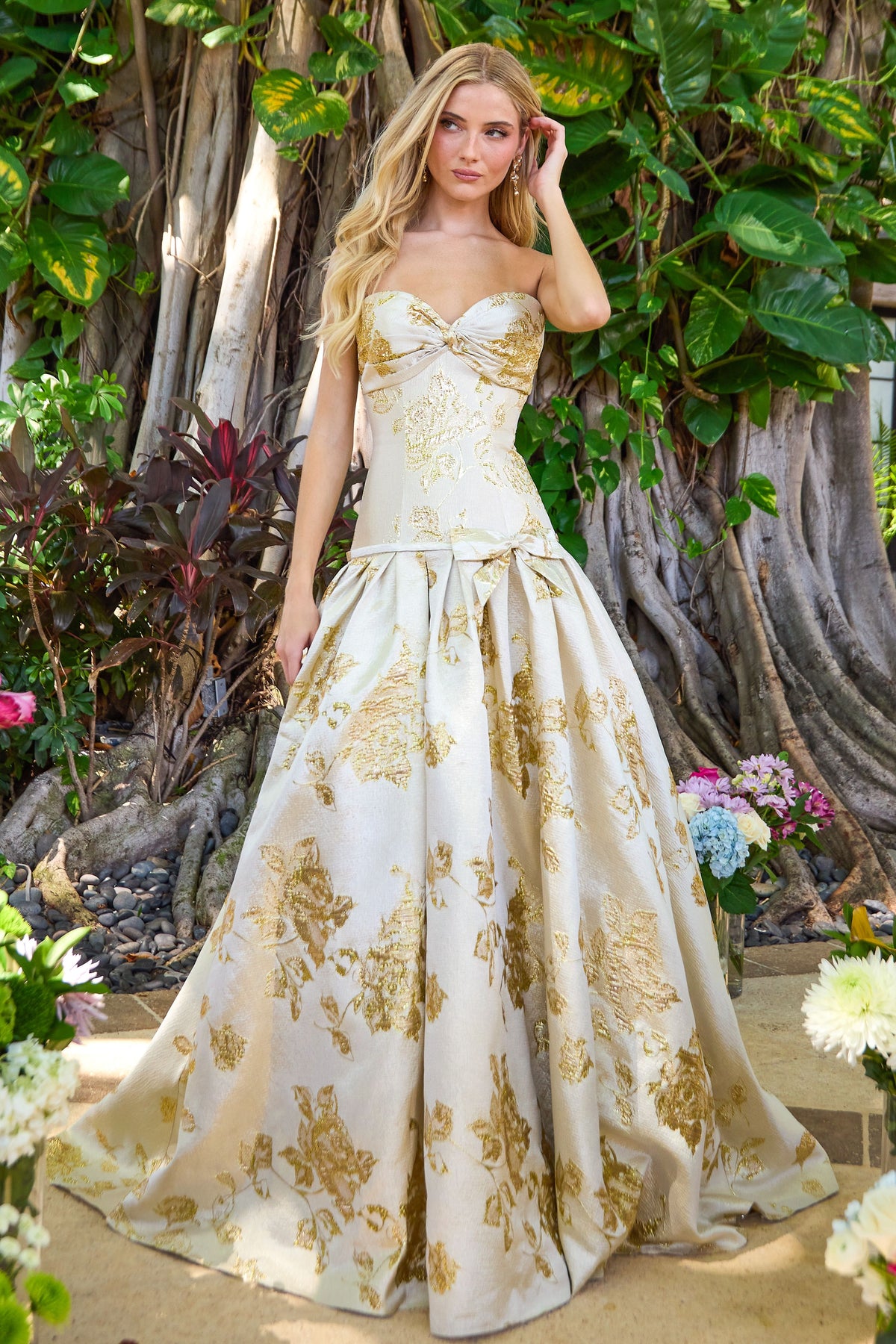 Ava Presley 42460 in Gold, front view | Lady Black Tie
