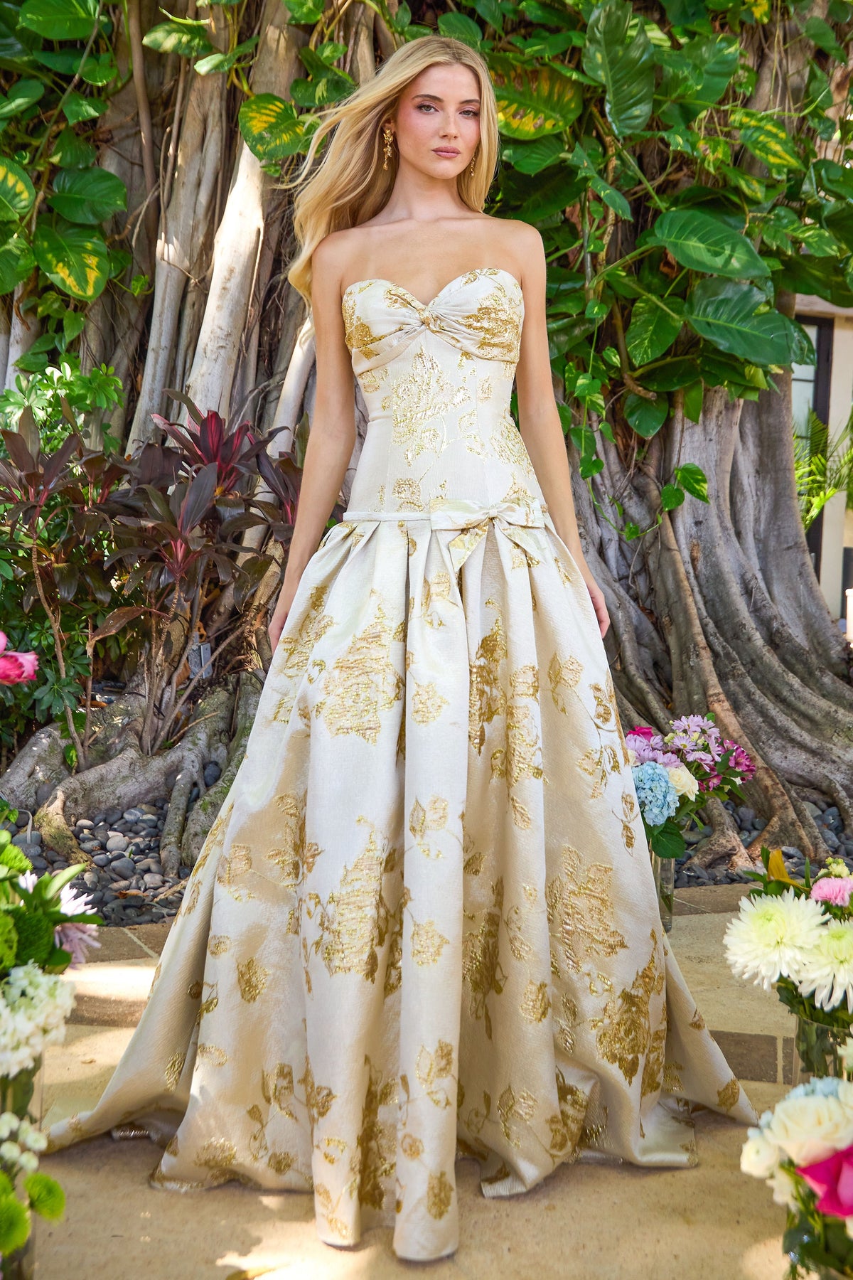 Ava Presley 42460 in Gold, front view | Lady Black Tie