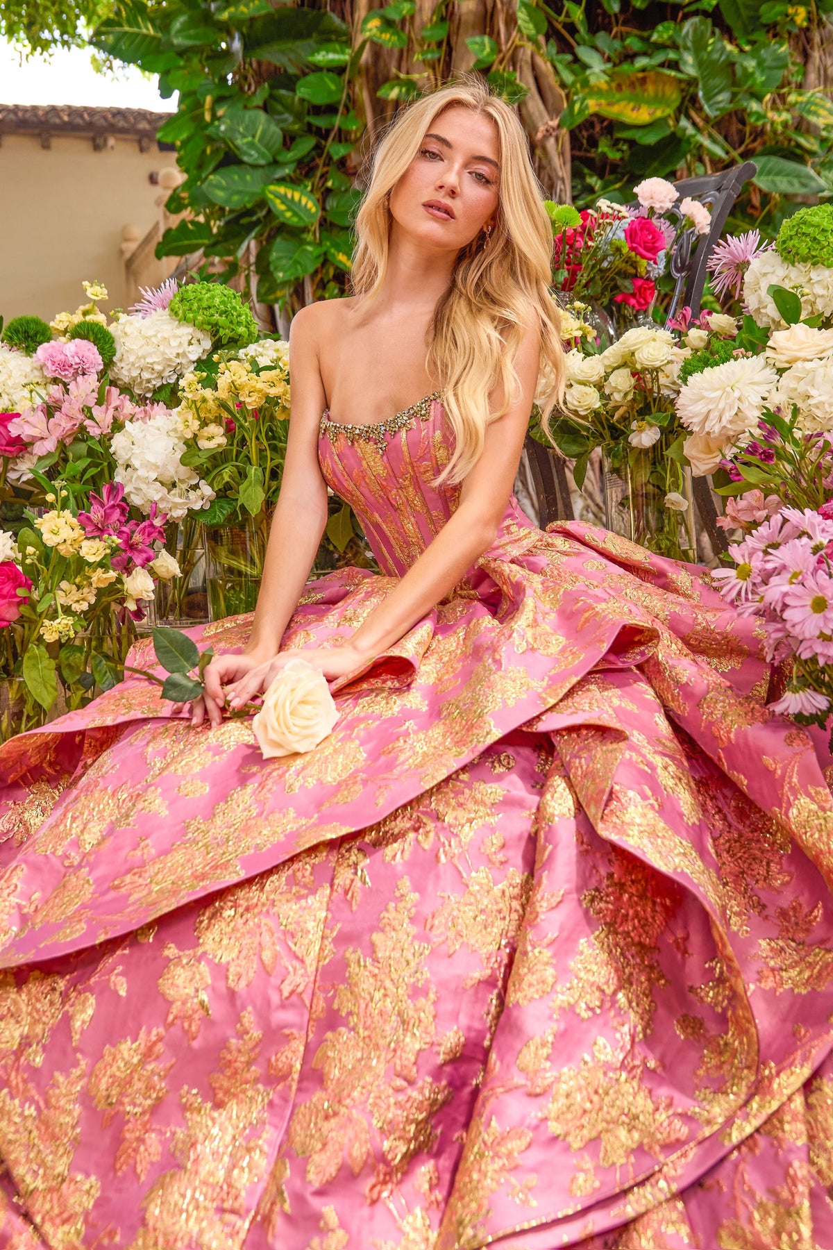 Ava Presley 42541 in Hot Pink/Gold, close-up | Lady Black Tie