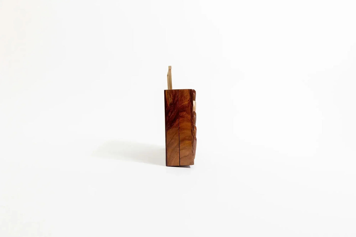 Gleaming Edge Clutch