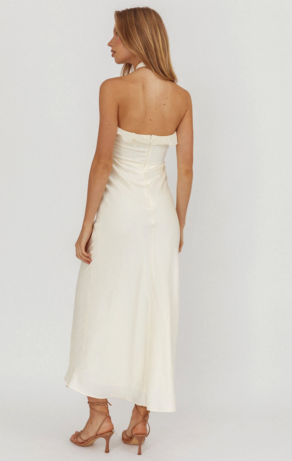 Lady Black Tie - Lumire Halter Maxi Dress - Butter Yellow - Size M Lady Black Tie - Lumire Halter Maxi Dress - Butter Yellow - Size M