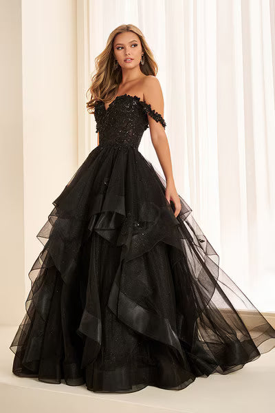 Ellie Wilde EW35084 Plunging Lace Tulle A-Line Gown in Black | Lady Black Tie
