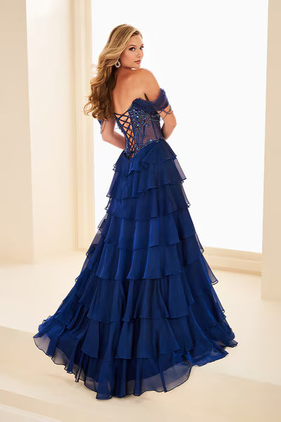 EW37018 - Ellie Wilde