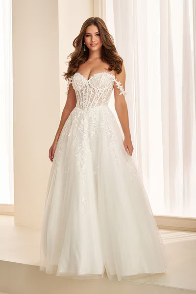 Ellie Wilde EW37028 Lace Ball Gown with Pockets in Diamond White | Lady Black Tie